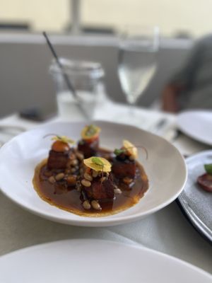 NINE-TEN Restaurant & Bar by null