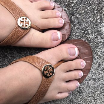 Ellen Nails - French polish pedicure with Quynh (queen) - Nail Salons Near Me - Honolulu, Hawaii