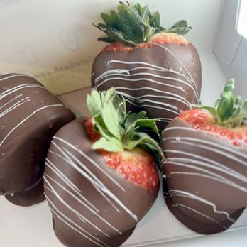 Chocolate Bash - Chocolate Covered Strawberries/Marshmallow Bite - Desserts Near Me - Tustin, California
