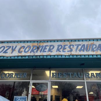 Cozy Corner Restaurant - This screams, "Eat here!" - Barbeque Near Me - Memphis, Tennessee