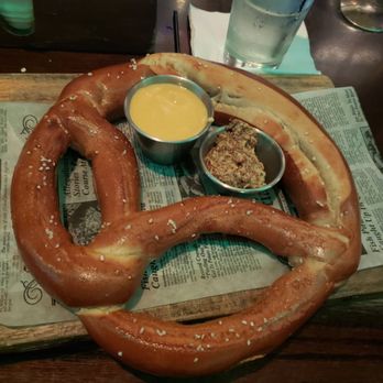 Emerald Loop Bar & Grill - Bavarian Pretzel - Irish Pub Near Me - Chicago, Illinois