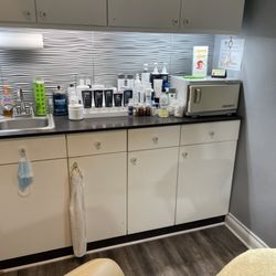 Honey Buns Wax and Skin Boutique