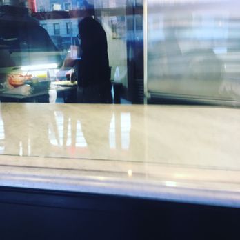 MAMA'S TOO! - NO PIZZAS READY AT 2 pm. Kind of a killjoy - Pizza Near Me - New York, New York