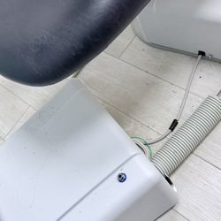 Great Expressions Dental Centers - Fort St - Floor by the dental chair - zoom in