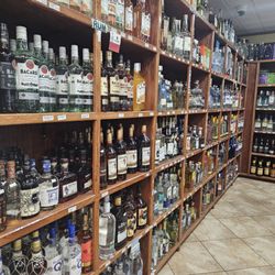 Wolcot Wine & Liquor