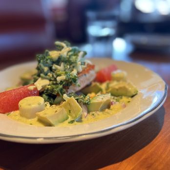 Hillstone - Salmon grapefruit salad - New American Near Me - San Francisco, California Hillstone - Salmon grapefruit salad - New American Near Me - San Francisco, California
