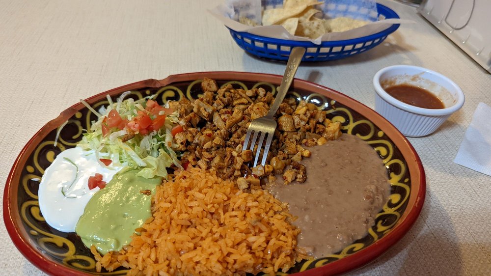 TAQUERIA VALLARTA Updated September 2024 300 N Broadway St, Dimmitt, Texas Mexican