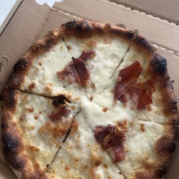 Open Outcry Brewing Company - Summer pepperoni pizza - Breweries Near Me - Chicago, Illinois