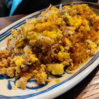 Som Tum Jinda - Pad woonsen cha-om (glass noodle, egg, garlic, acacia leaves with minced pork) - Thai Near Me - Toronto, Ontario Som Tum Jinda - Pad woonsen cha-om (glass noodle, egg, garlic, acacia leaves with minced pork) - Thai Near Me - Toronto, Ontario