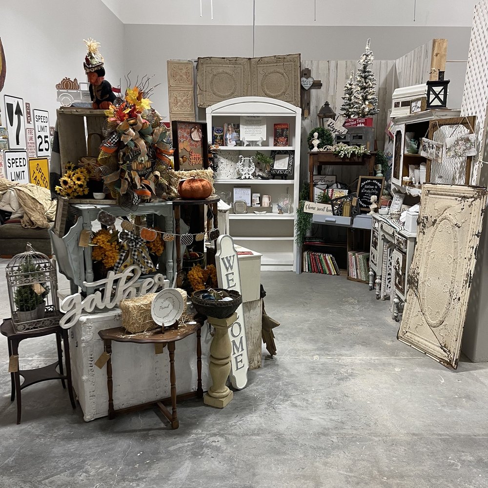 Merchant Square - Kansas City - One of several booths I saw here. - Antiques Near Me - Independence, Missouri