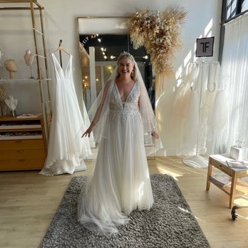 Lovely Bride - Accessories Near Me - Seattle, Washington