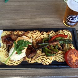 Pub Mc Ewans - Mouthwatering delicious sirloin plank steak!!! Diyar gives great customer service and speaks perfect English too!!