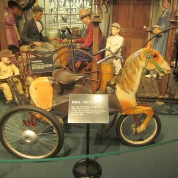 Car and Carriage Caravan Museum - Museums Near Me - Luray, Virginia