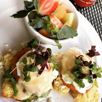 B Matthews Eatery - Fried Green Tomatoes Eggs Benedict - New American Near Me - Savannah, Georgia B Matthews Eatery - Fried Green Tomatoes Eggs Benedict - New American Near Me - Savannah, Georgia