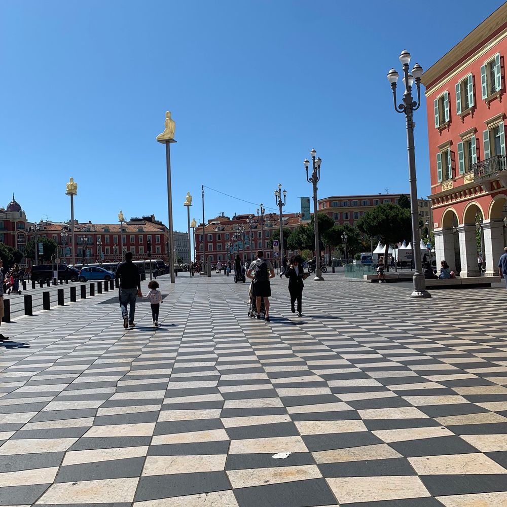 Promenade des Anglais - Local Flavor Near Me - Nice, 06 Promenade des Anglais - Local Flavor Near Me - Nice, 06
