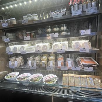 Loveski - Grab and go salads, sandwich, cream cheese, crudite, bagel miso, overnight oats, hummus - Delis Near Me - San Francisco, California Loveski - Grab and go salads, sandwich, cream cheese, crudite, bagel miso, overnight oats, hummus - Delis Near Me - San Francisco, California
