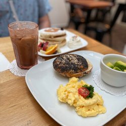 352 Guest House - Delicious breakfast! Included with your stay