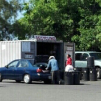 Brambila Recycling - Another view. In the parking lot of the 76 gas station. - Recycling Center Near Me - Sacramento, California