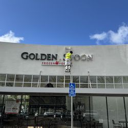 Golden Spoon Frozen Yogurt
