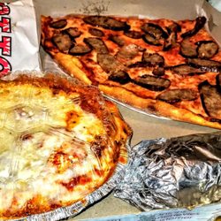 Three Brothers - Sausage pizza