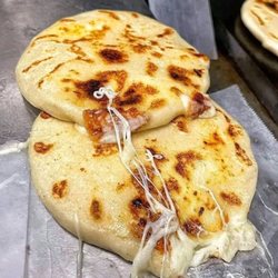 Pupuseria Ester - Pupusas de queso