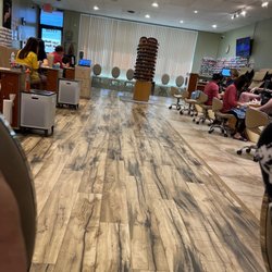 Lyn Nail & Spa