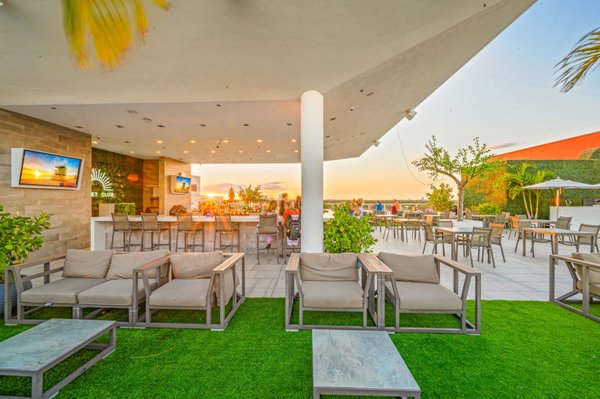 Sunset Club | Rooftop Restaurant & Lounge by null