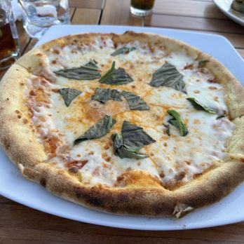 Punta de Mercedes - Margherita pizza 6/10 (sloppy and a bit too oily. Fresh ingredients though!) - Mexican Near Me - Harlingen, AGU Punta de Mercedes - Margherita pizza 6/10 (sloppy and a bit too oily. Fresh ingredients though!) - Mexican Near Me - Harlingen, AGU