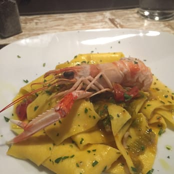 Il Guscio - Prawn and zucchini flower pasta - Italian Near Me - Florence, FI