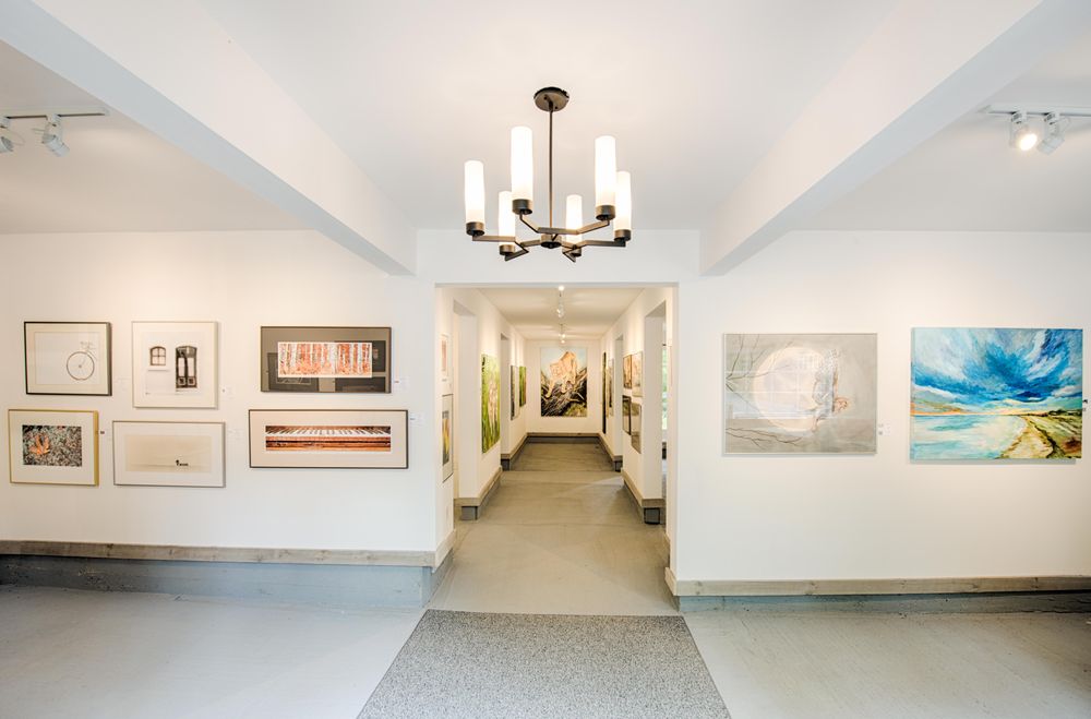 ART IN THE BARN GALLERY Updated September 2024 4578 Hughes Road