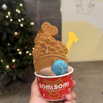 Somisomi - Upside down ah boong w/ chocolate ice cream and macaroon - Desserts Near Me - Carrollton, Texas