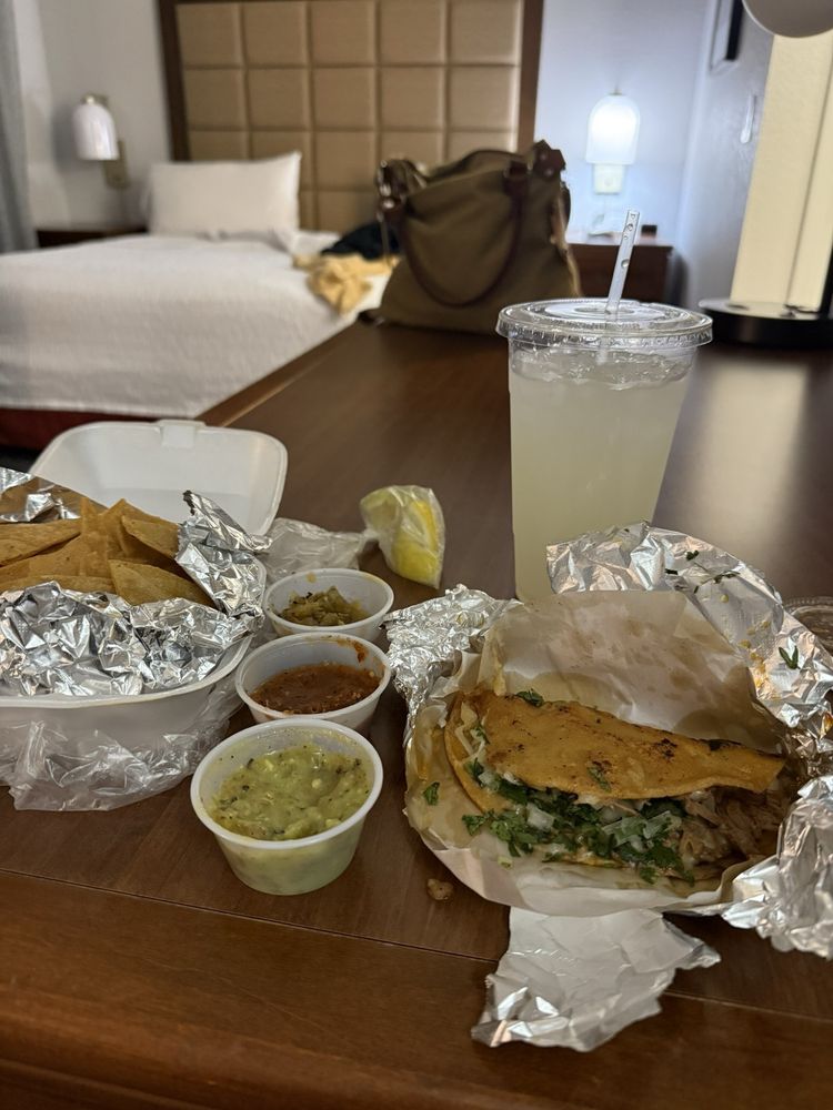 Tacos Guadalajara Logo