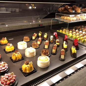 Pasticceria Besuschio - Patisserie/Cake Shop Near Me - Abbiategrasso, Michigan