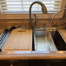 Palmetto Plumbing Pros - Finished with accessories in place!