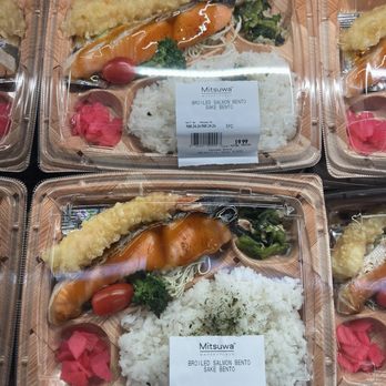 Mitsuwa Marketplace - Prepare prepared, lunch trays - Sushi Bars Near Me - Cypress, California