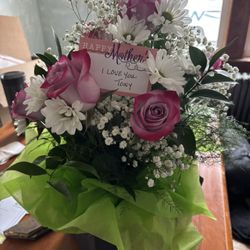 Chloe's Collections Florist - Mothers Day flowers