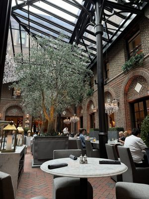 3 Arts Club Cafe at RH Chicago by null