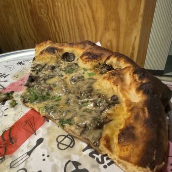 Pitfire Pizza Echo Park - FIELD MUSHROOM - Pizza Near Me - Los Angeles, California