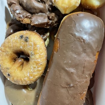 Donut Delite - Half dozen plus a couple free donut holes tossed in for  Grand opening that I didn't request as part of my half dozen. - Donuts Near Me - Redwood City, California
