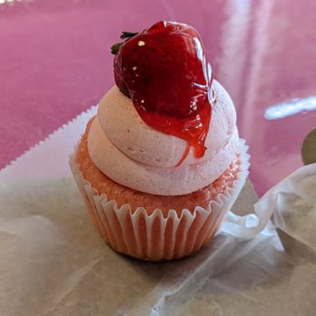 Cake Bar by Alexis - a cupcake with a strawberry on top - Bakeries Near Me - Charleston, South Carolina Cake Bar by Alexis - a cupcake with a strawberry on top - Bakeries Near Me - Charleston, South Carolina