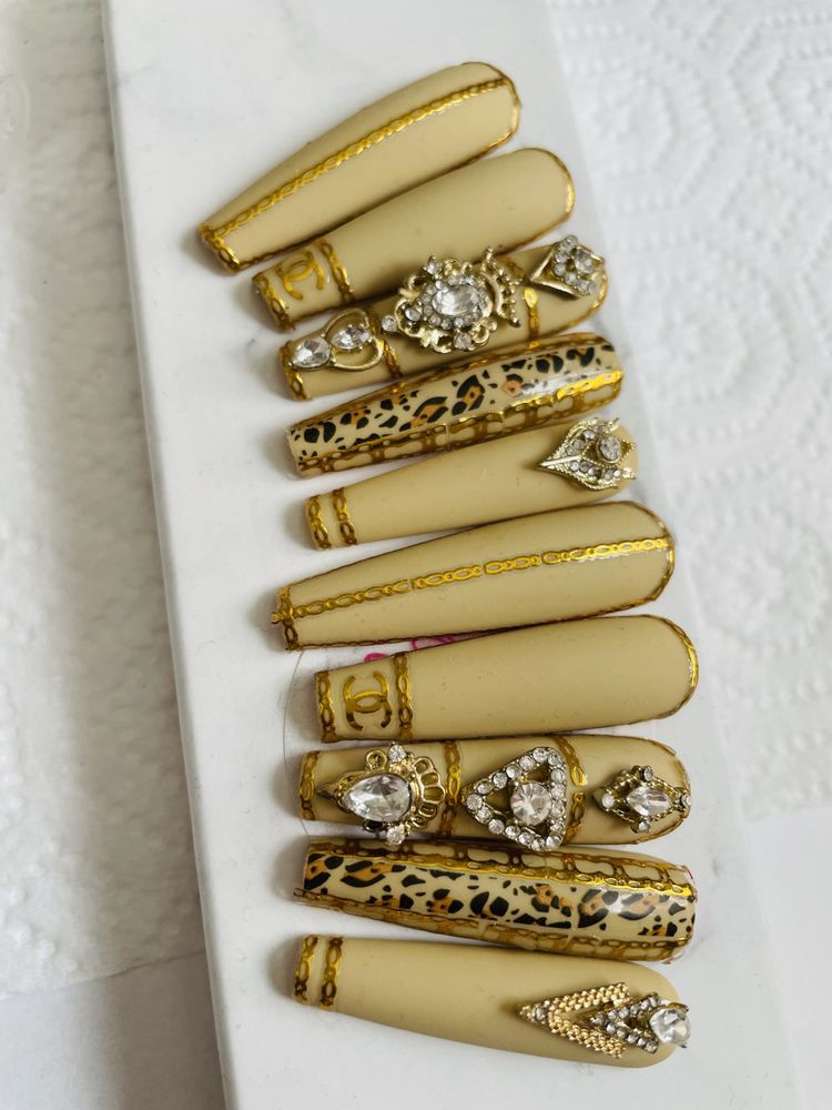 Glam by Candy Logo