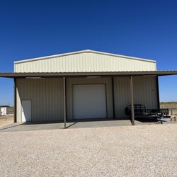 Kelly Construction - Overhang and building