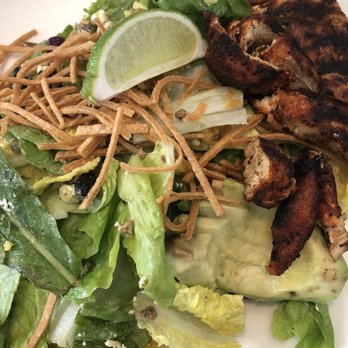 Earls Kitchen + Bar - Santa Fe chicken salad - Cocktail Bars Near Me - Plano, Texas