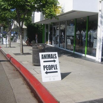 Pacific Palisades - big trouble for allowing doggies in the market! - Local Flavor Near Me Pacific Palisades - big trouble for allowing doggies in the market! - Local Flavor Near Me
