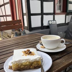 Bauerncafé - Apfelkuchen mit Kaffee