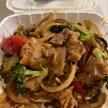 Thai Bistro Mill Creek - Phad Pad Kee Mao (Beef, Medium Spicy) - Thai Near Me - Mill Creek, Washington