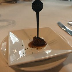 The Capital Grille - Mini entrada de cortesía de filete añejo.