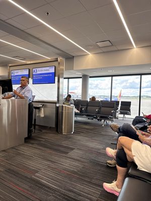 Pittsburgh International Airport by null