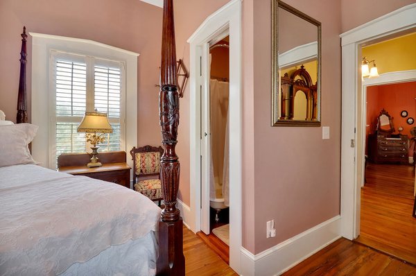 Robert Ruark Inn by null