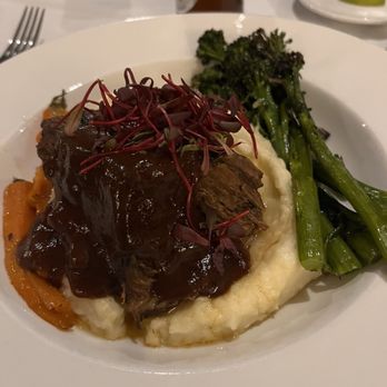 City Grille and Raw Bar - Short Rib atop mashed potato's - Wine Bars Near Me - Jacksonville, Florida City Grille and Raw Bar - Short Rib atop mashed potato's - Wine Bars Near Me - Jacksonville, Florida